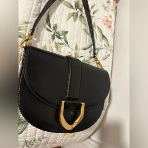 Charles & Keith Gabine Saddle bag, medium size
